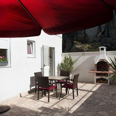 Apartments And Rooms Robi Podstrana Exterior foto