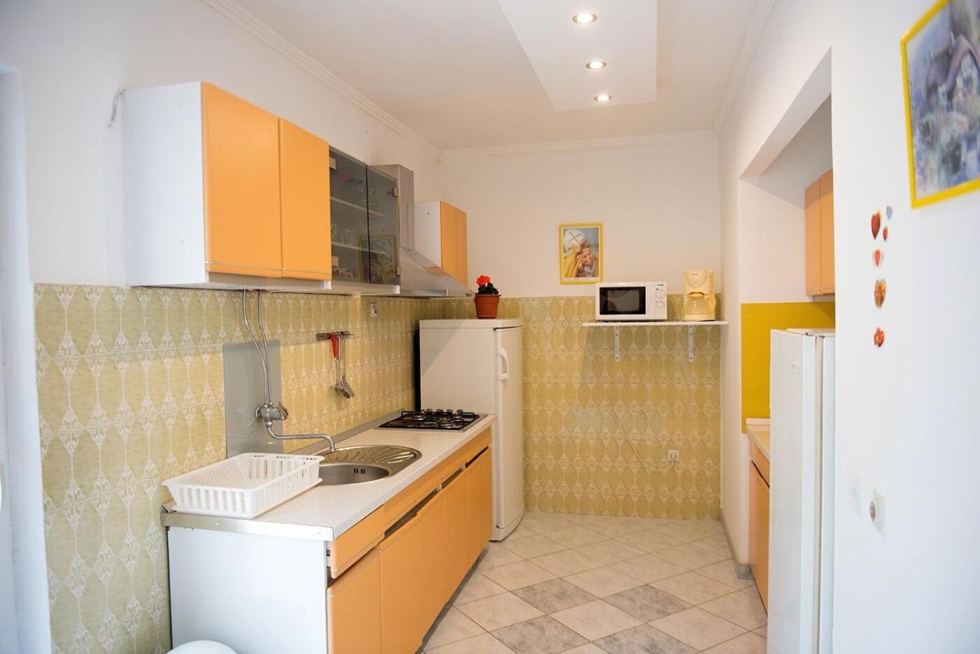Apartments And Rooms Robi Podstrana Exterior foto